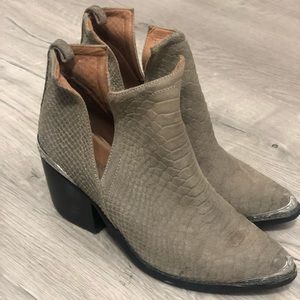 Jeffrey Campbell Cromwell Matte booties